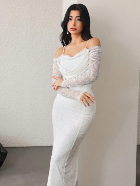 فستان حفلات للنساء بياقة متدلية وأكمام طويلة مصنوع من الدانتيل الأنيق بحمالات رفيعة